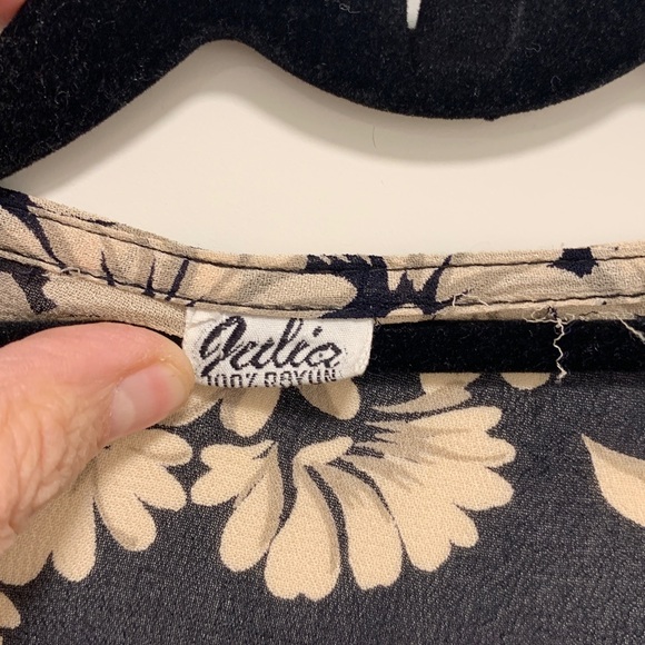 Julia Sheer Blouse - Picture 2 of 4